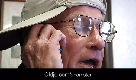 تاسا جوان با گوزن عکس سکسی دانلود مادر بازی می کند