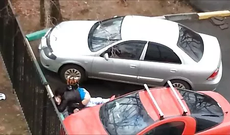 او به آرامی در دو سوراخ به خودش می چسبد. فیلم سکس اسپری زدی