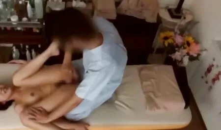 دیانا توله سوبا را می مکد و کلاهش را دانلودعکس سوپرسکسی می گیرد