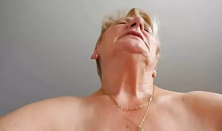 آنجلا صورتهای دانلود فیلم سکس در هواپیما تراشیده خود را در سانانا به نمایش گذاشت