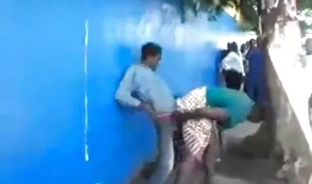 وانیا دانلود فیلم سوپر بکن بکن واقعاً می خواهد فاک کند