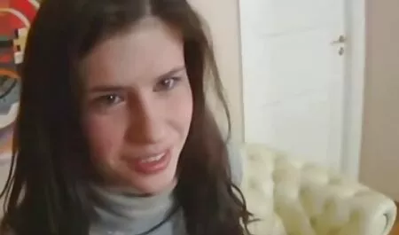 زیاد صحبت می کند ، عکس سکسی دانلود سپس عوض می کند