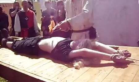 خاله چهار دست بالا رفت و خود را به کوتوله سبز ﻿دانلود عکس سکسی داد